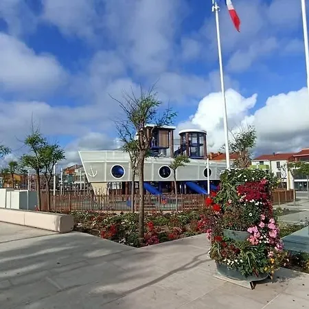T2 4 Pers 50 M De La Avec Piscine